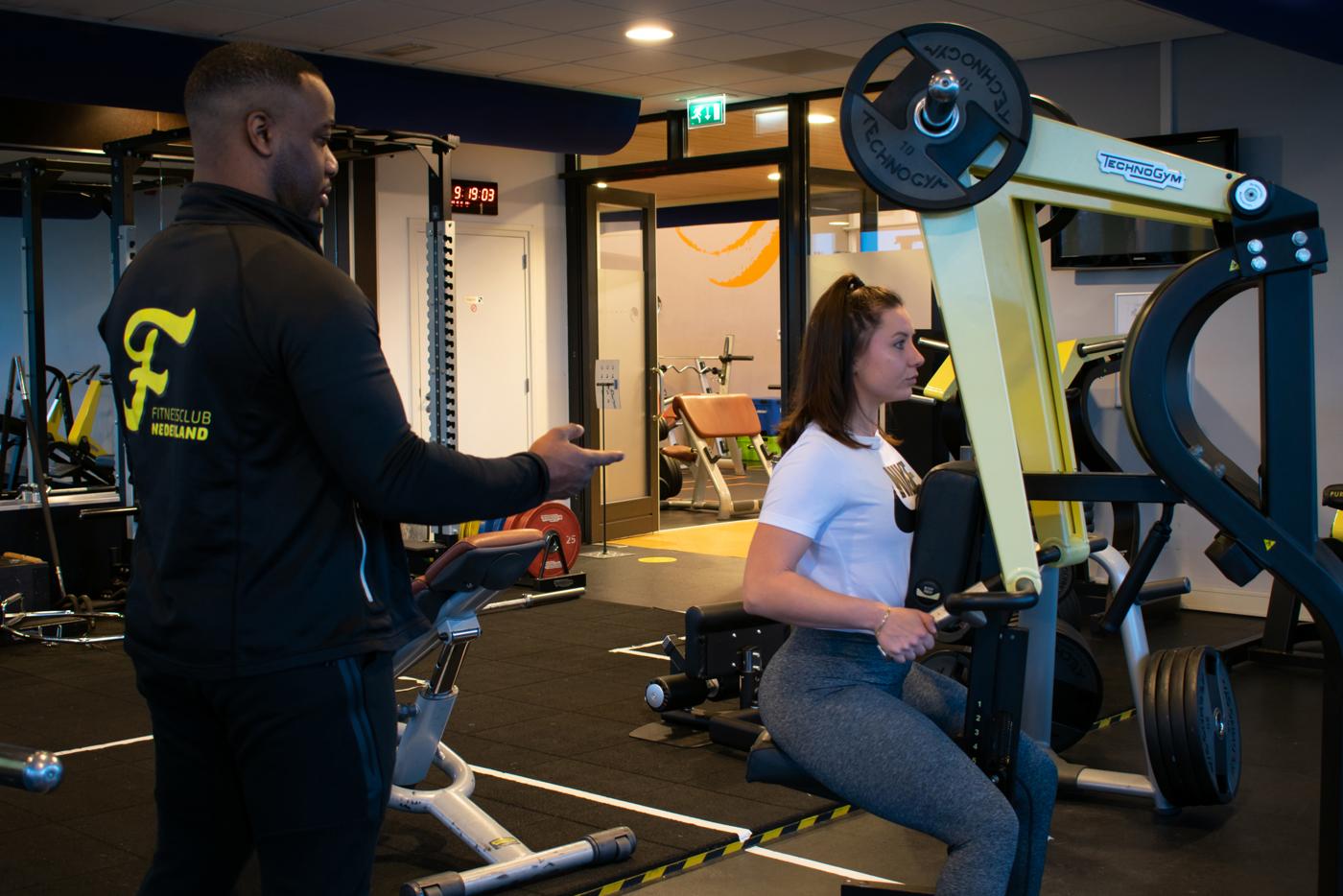 Fitnessclub Orange Instructeur1