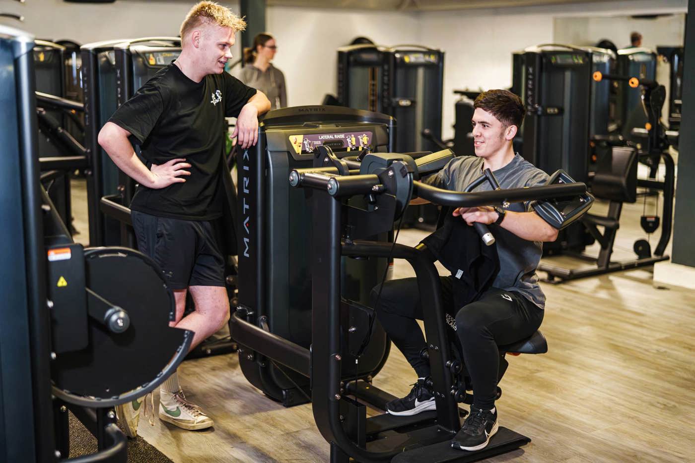 Fitnessclub Tiel Schouders 1 Min