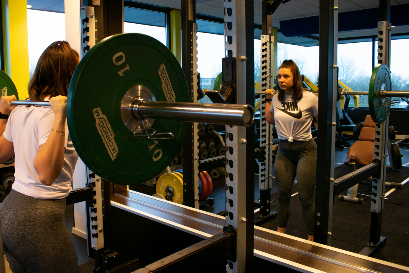 Fitnessclub Orange Squat1